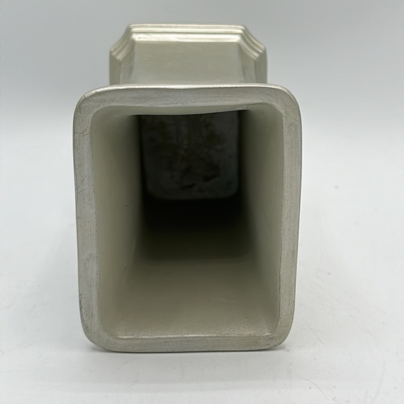 Three-piece bathroom set: tissue cover, toothbrush holder, and soap dispenser - Picture 7 of 8